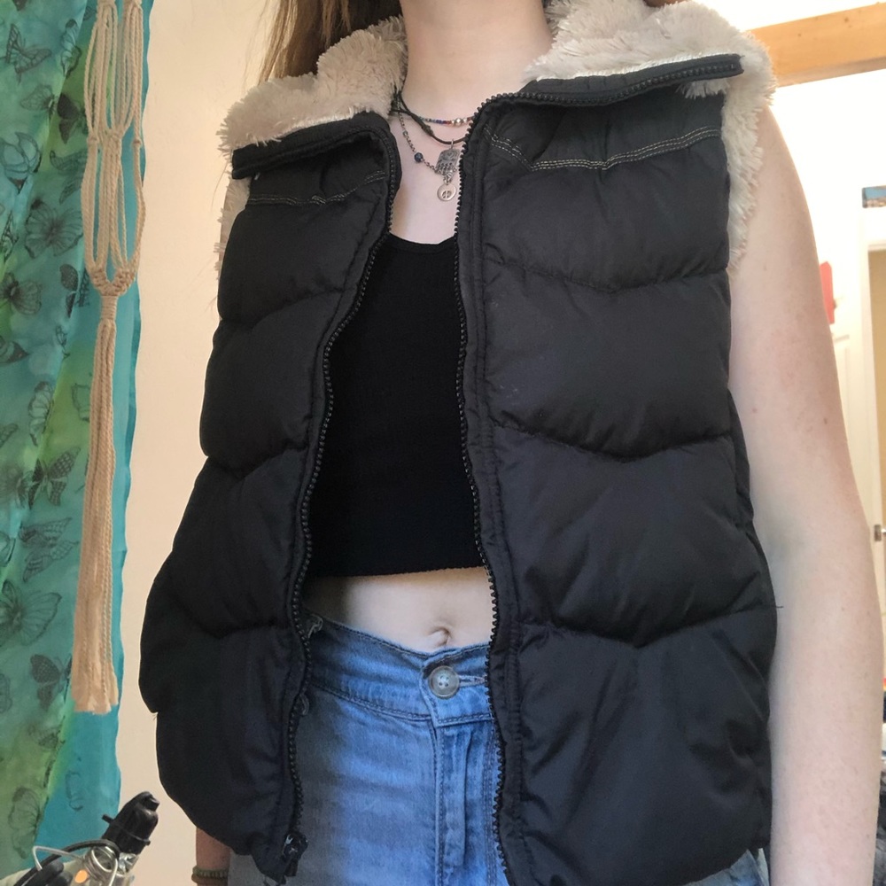 black puffy vest 🖤